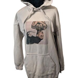 ARIANA GRANDE H&M Sweetener Tour Hoodie Small Beige Upside Down Portrait